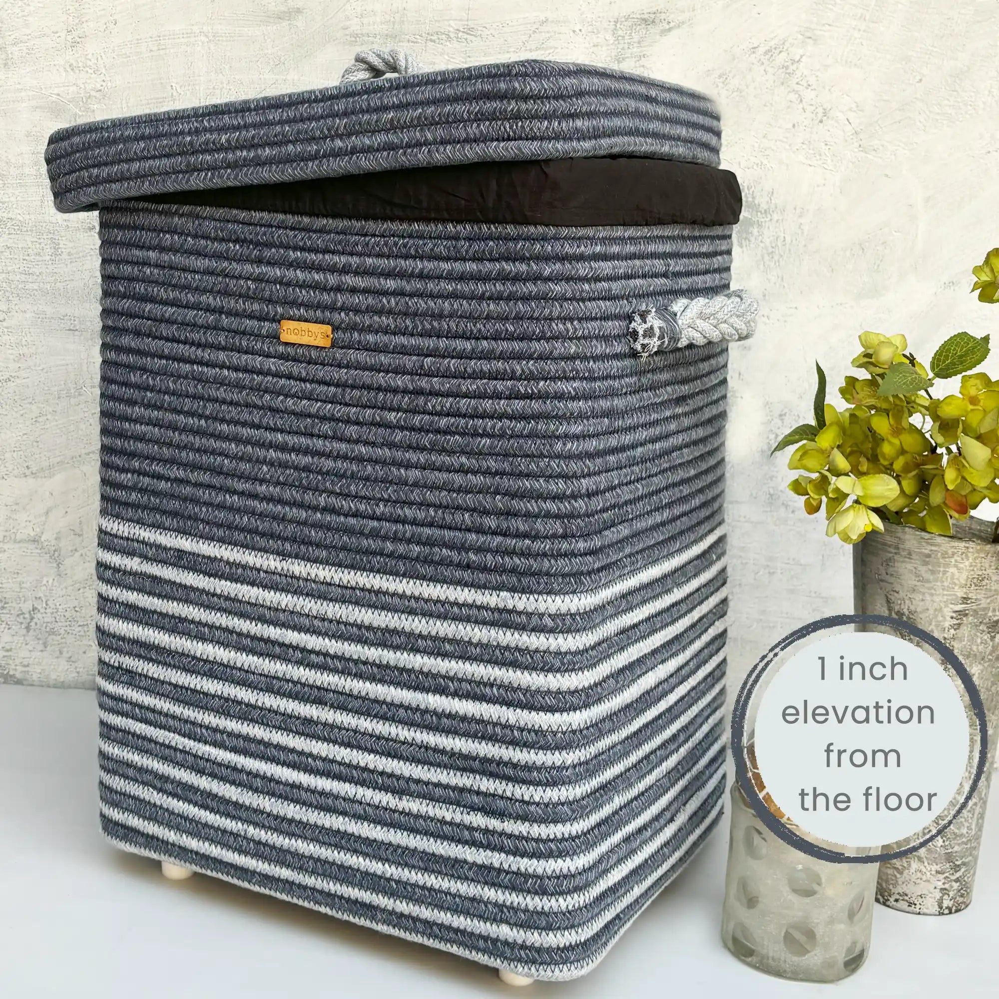 laundry basket with spacers